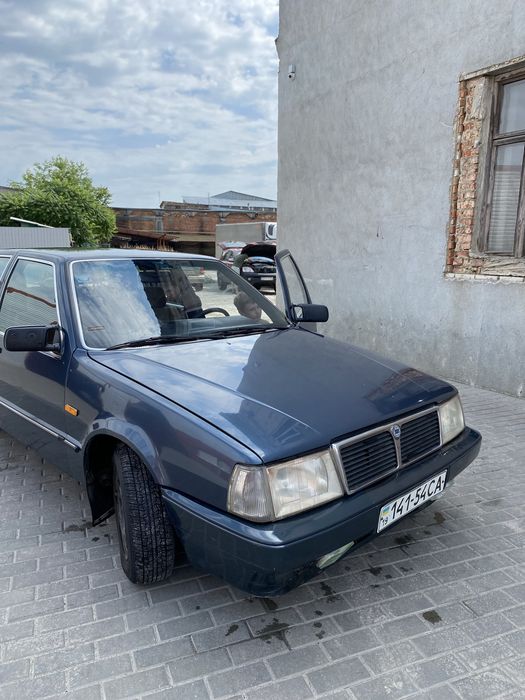 Авто Lancia Tema