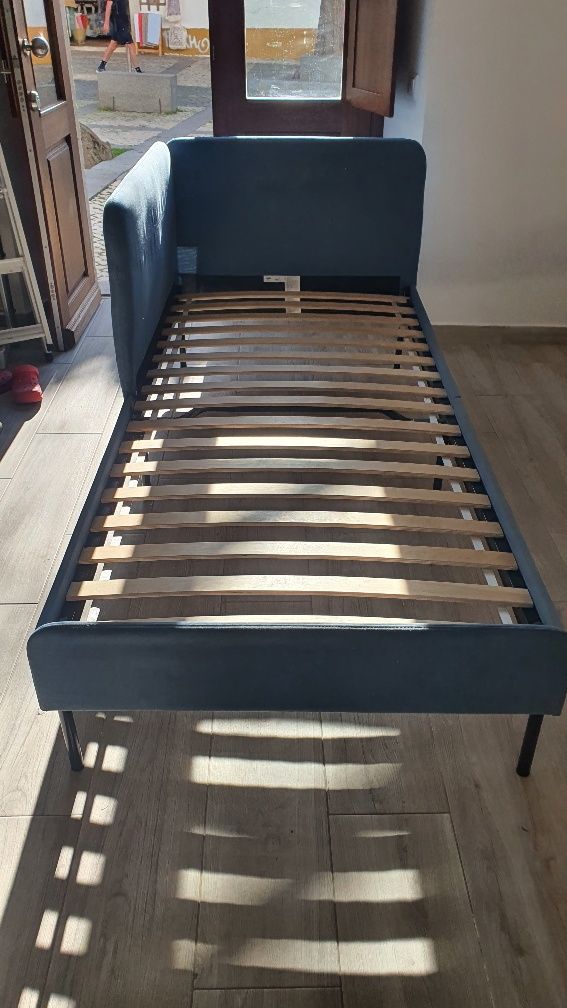 Cama BLAKULLEN com colchão VALEVAG