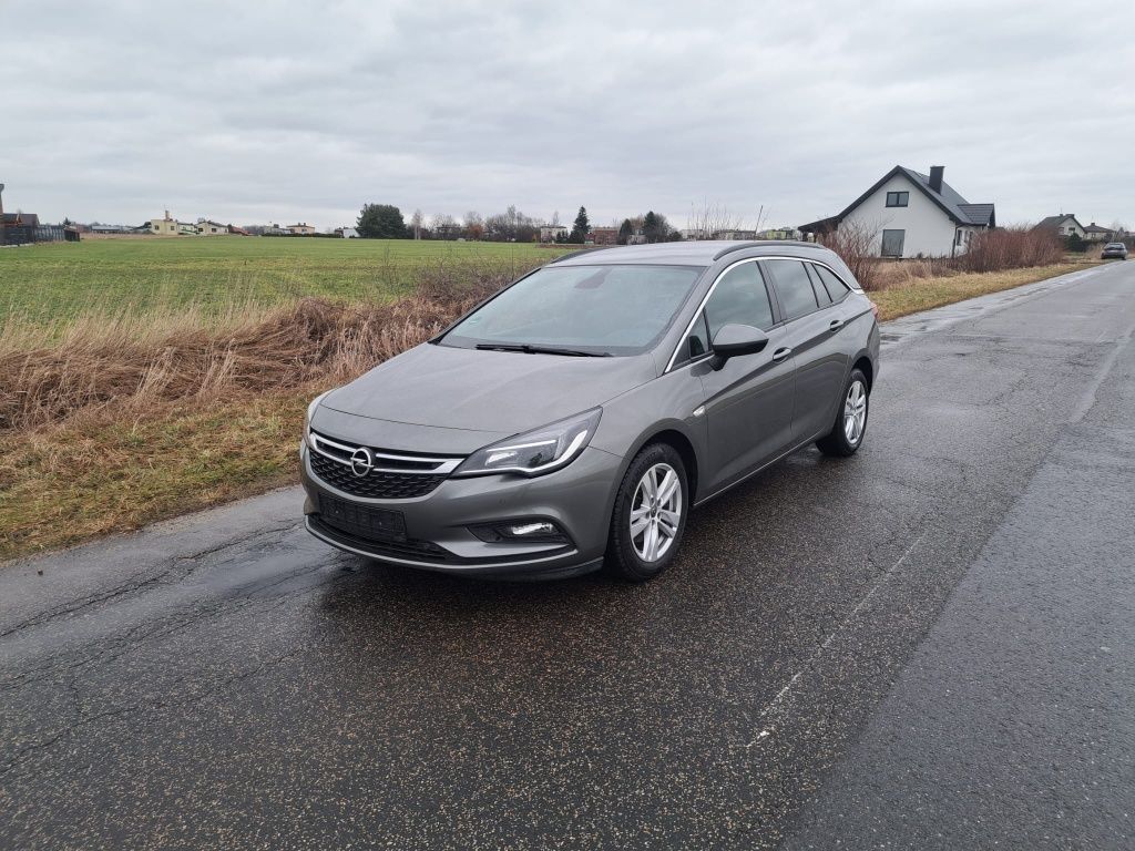 Opel Astra K  1.6CDTI  2018 rok  192339km przebiegu Klima/ Opłacona/FV