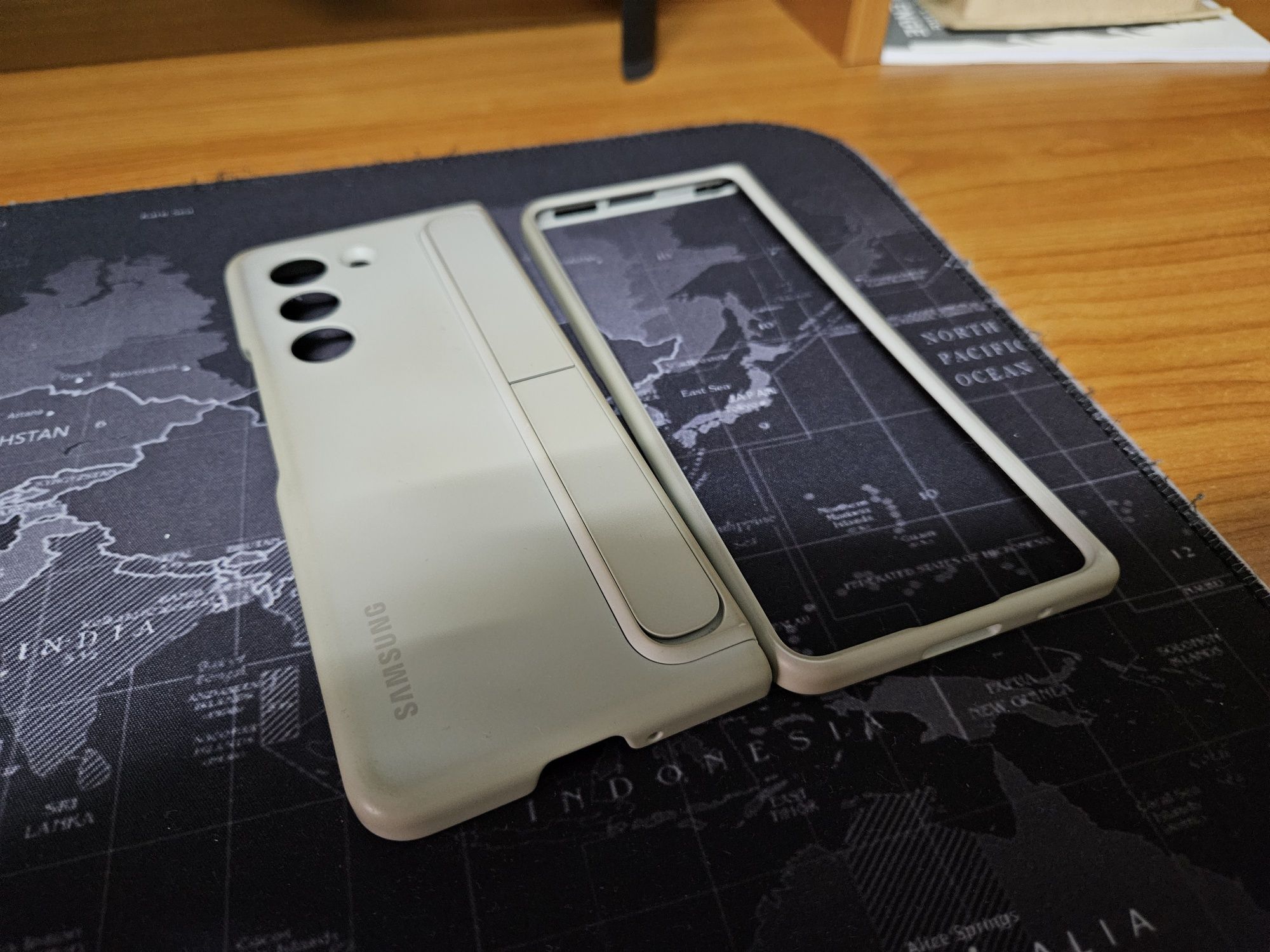 Capas originais Samsung para Z Fold 5