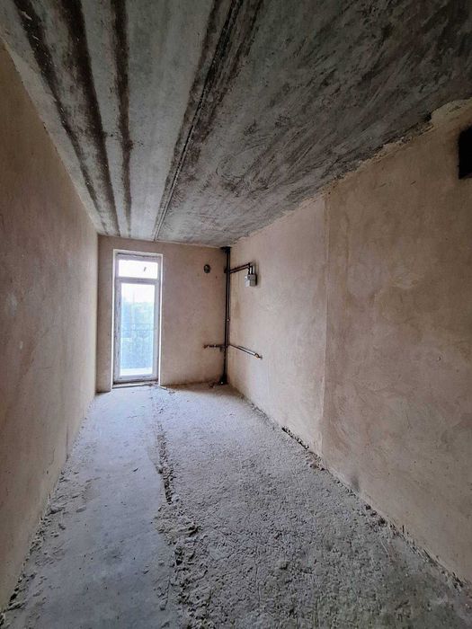 1 к квартиру ,н/б здана  Коновальця-Опришів Гаряча ціна -640 -1 м