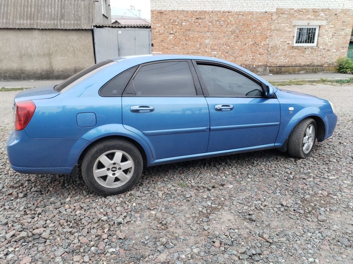 Chevrolet lachetti 1.8 SX Газ/бензин 2006г