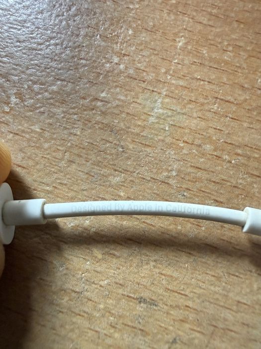 Adaptador APPLE (lightning - jack)