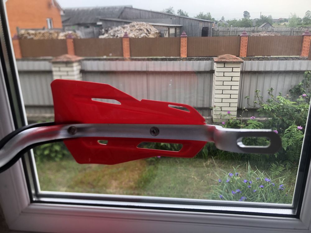 Продам захист рук на мото