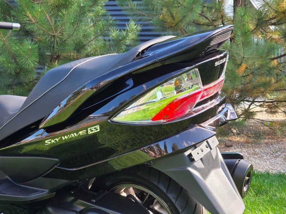 Макси скутер  SUZUKI SKYWAVE 250SS Щойно з Японії Ідеал в Арт Мото