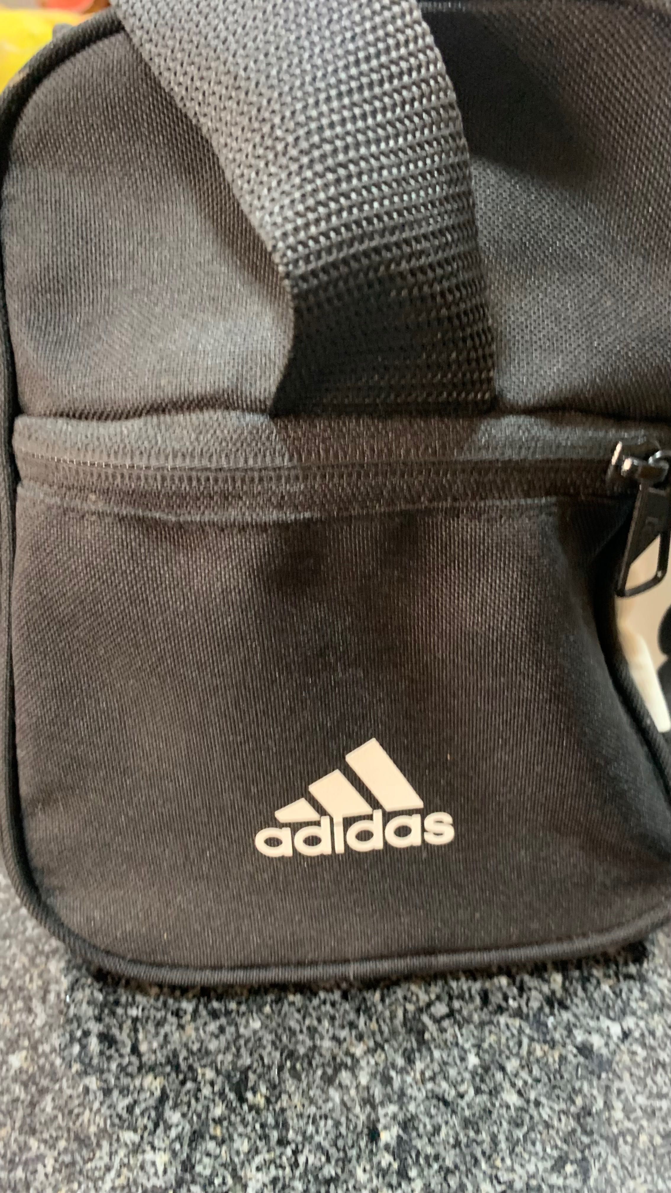 Saco de desporto adidas original .nunca usado