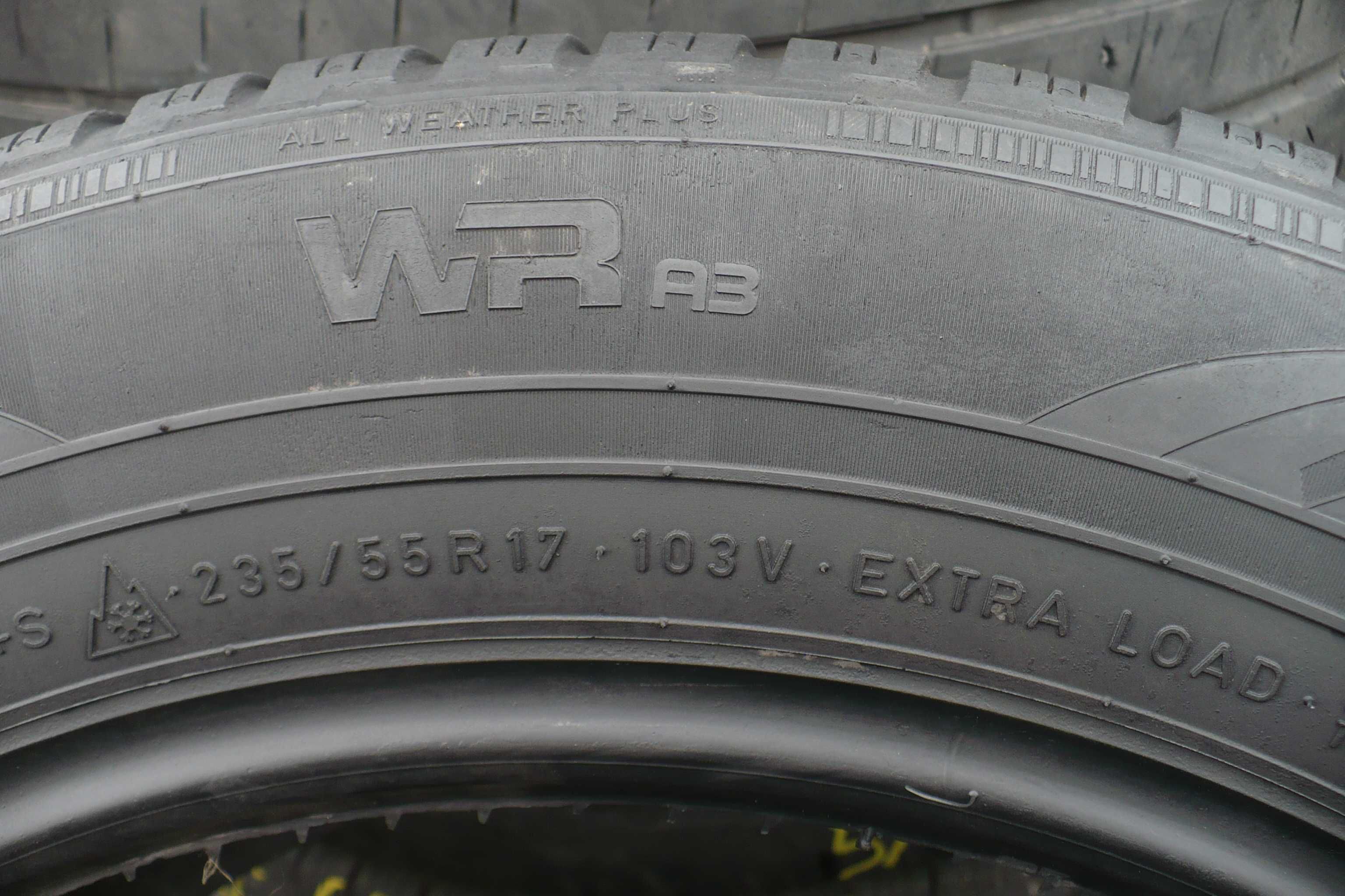 Opony Nokian WRA3 235/55R17 103 XL Całoroczne 5mm 2szt. 2014r.