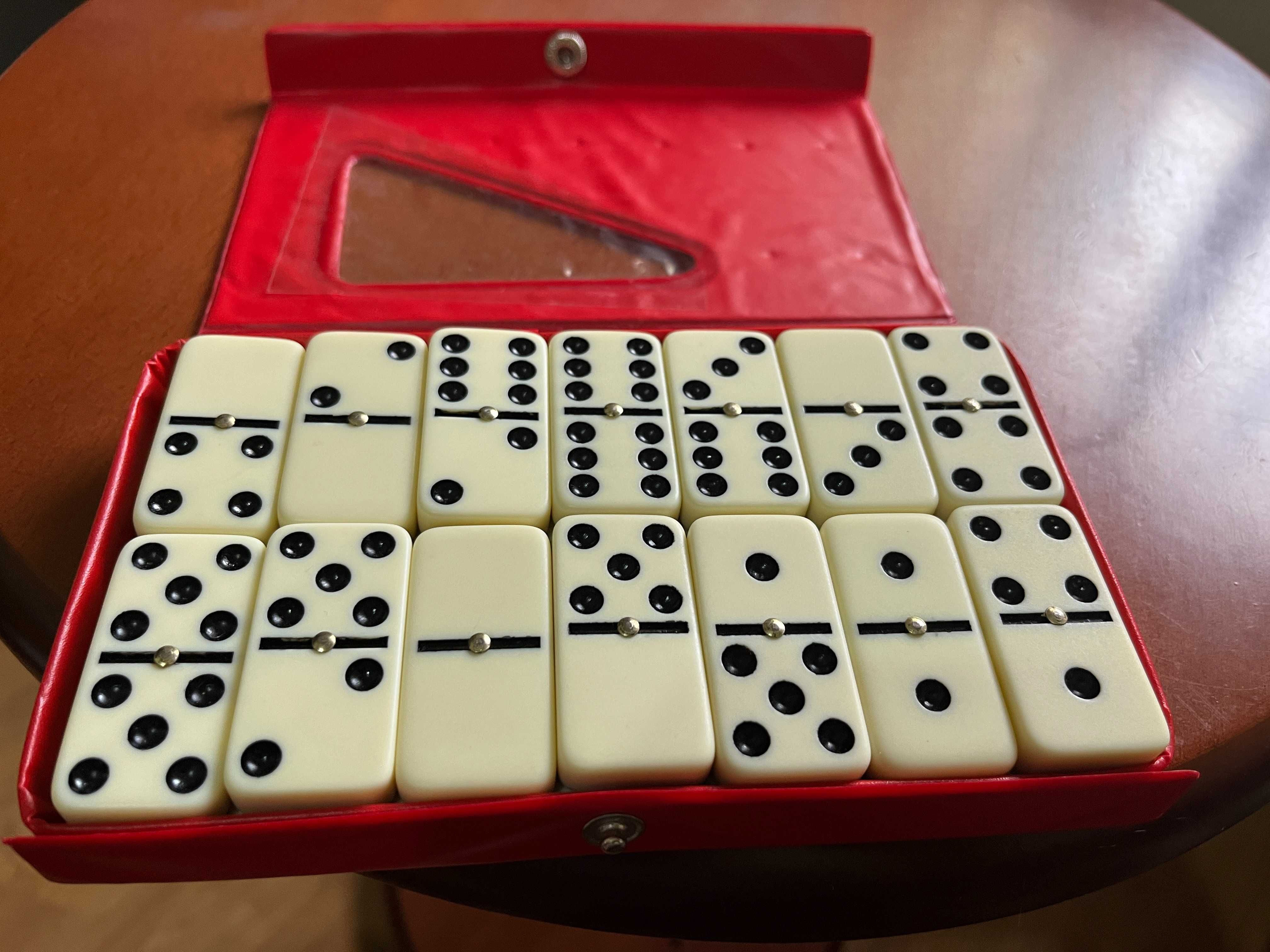 Jogo de dominós, material de resina