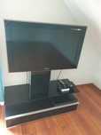 Stolik RTV z uchwytem + telewizor