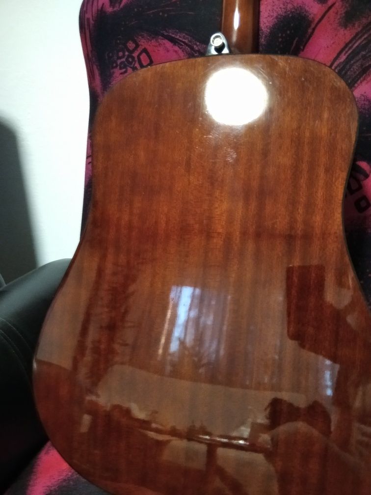 Gitara akustyczna Ibanez