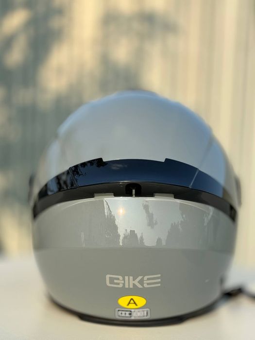 Шолом інтеграл QKE, сірий глянець (тоноване скло) 

Класичний шолом ін