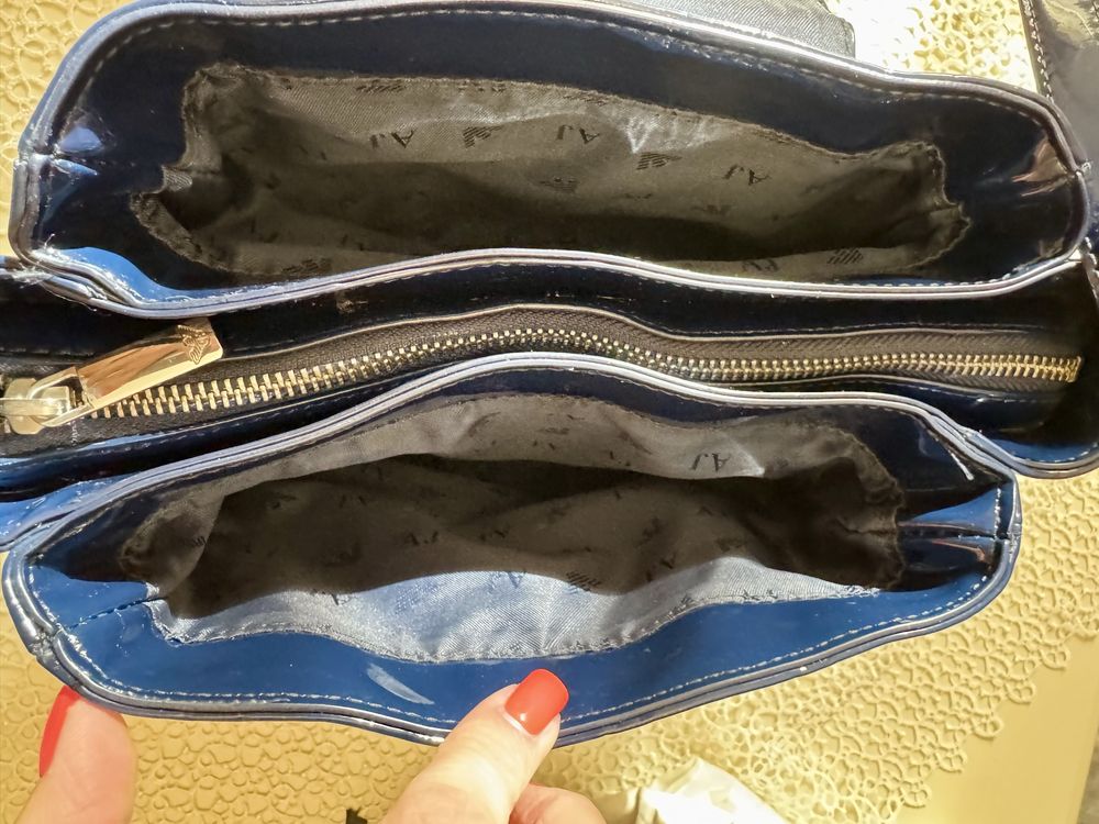 Продам сумку ARMANI JEANS ОРИГИНАЛ состояние новой!