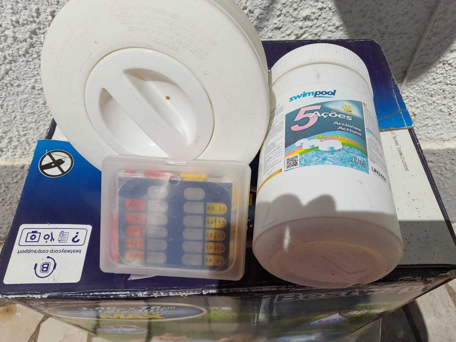 Piscina desmontável Bestway c/ capa protetora Bestway