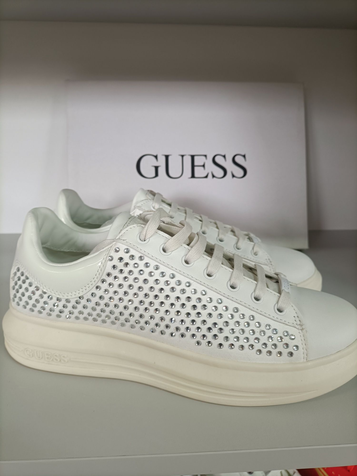 Adidasy Guess rozmiar 40