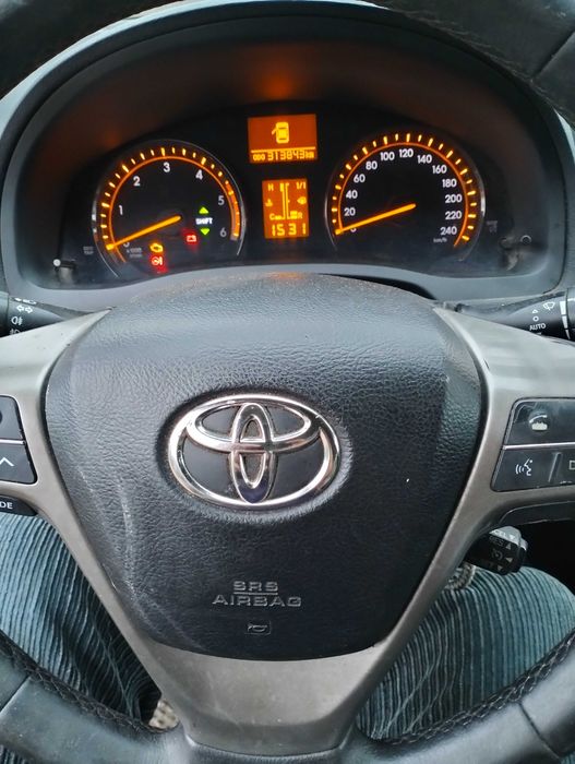 продам Тойота Авенсіс 2,0 D універсал  2010р