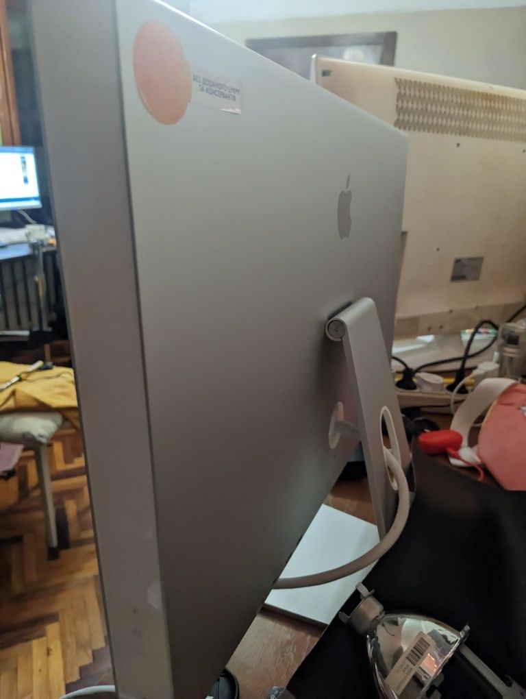 Apple Cinema Display 23 монітор