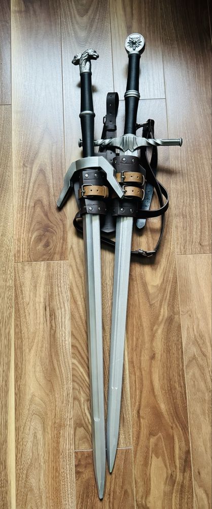 Wiedźmiński zestaw mieczy Geralta 105 cm