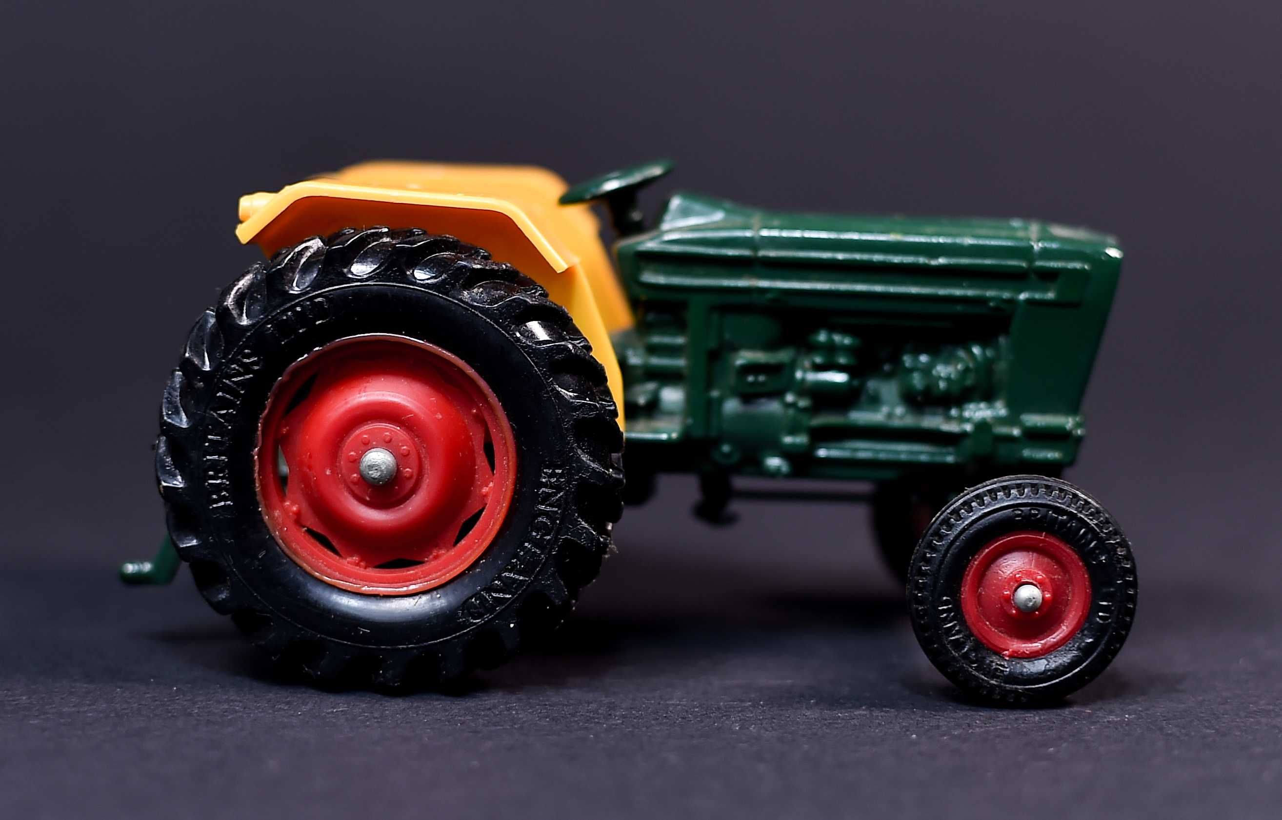 1/32 Ford 6600 (green body with yellow guards & red grill, Britains