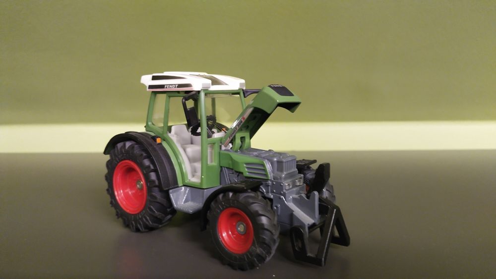 Siku traktor Fendt sadowniczy 1 32