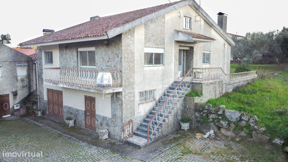 Moradia T3 com Terreno de 660 m² na Ratoeira – Celorico da Beira