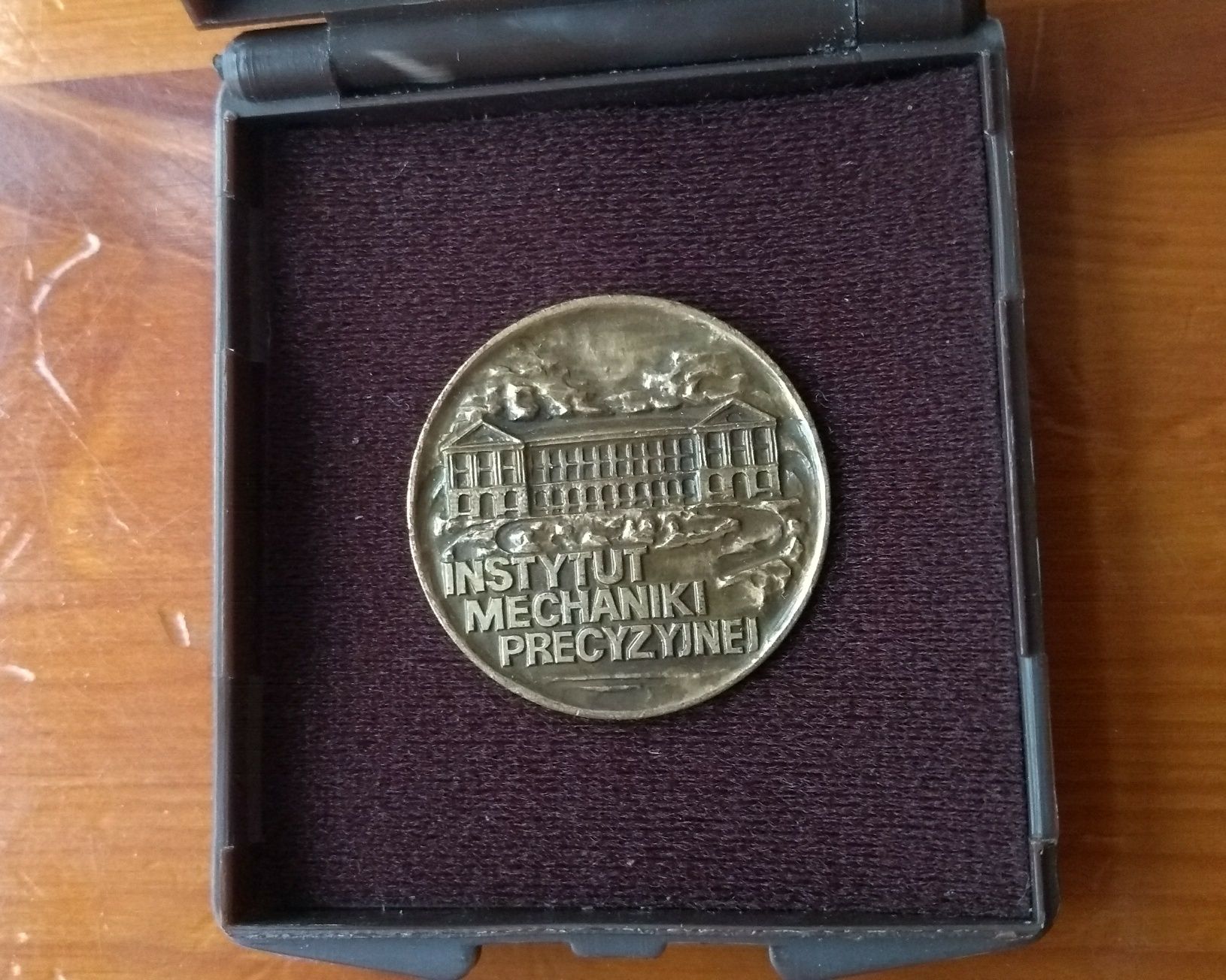 Medal 40-lecia IMP.