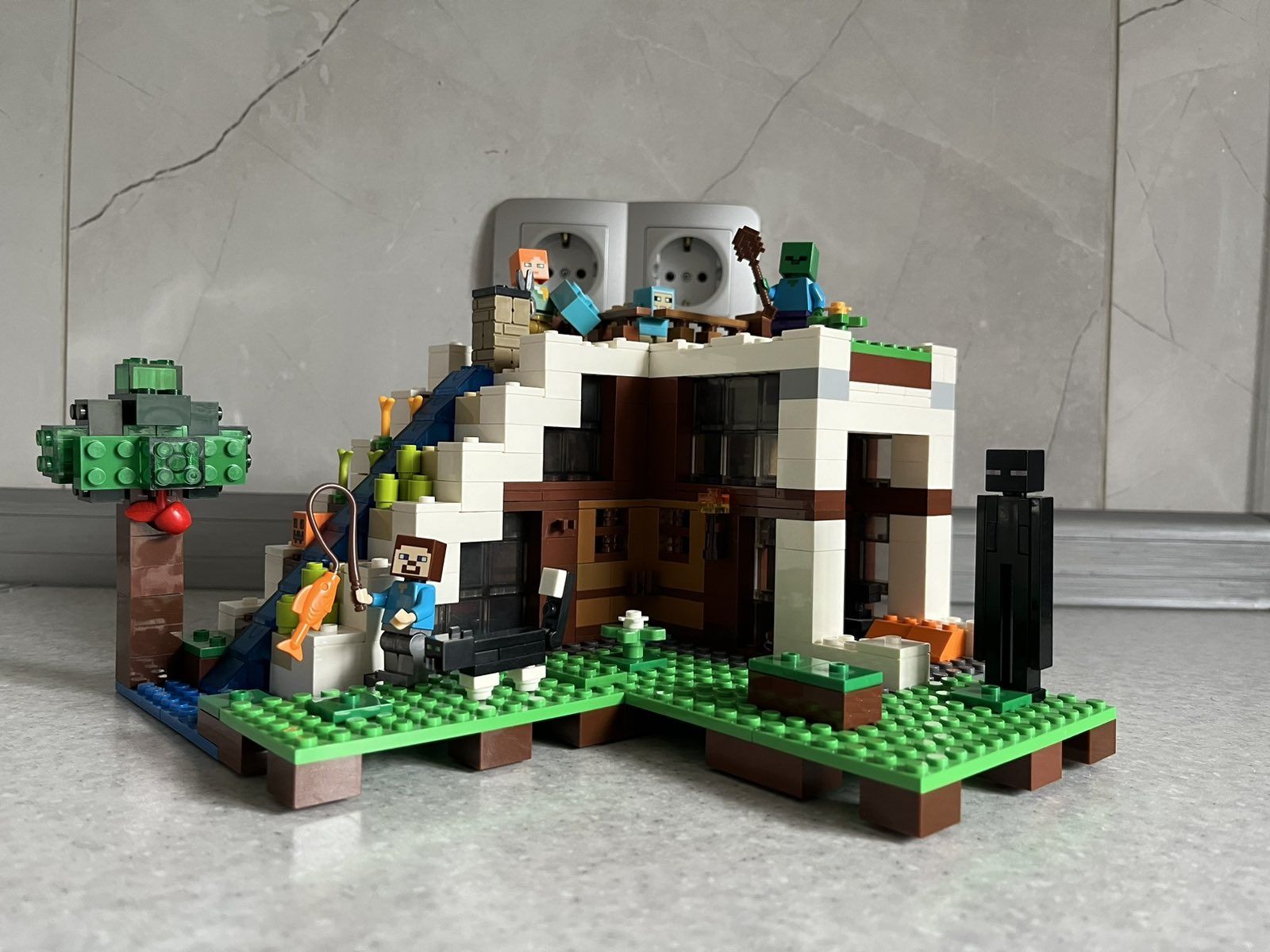 Аналог LEGO Minecraft The Waterfall Base 21134