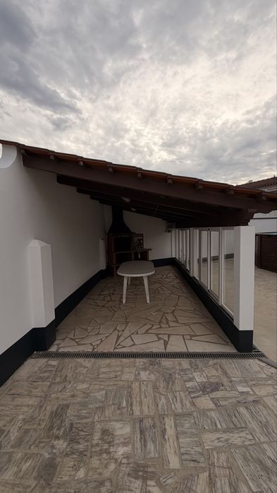 Moradia isolada com piscina terreno 2000m2