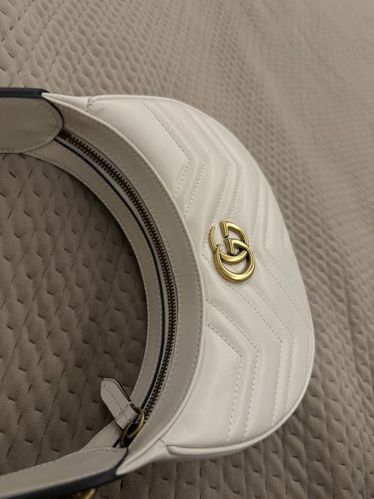 Сумка Gucci Marmont half moon mini