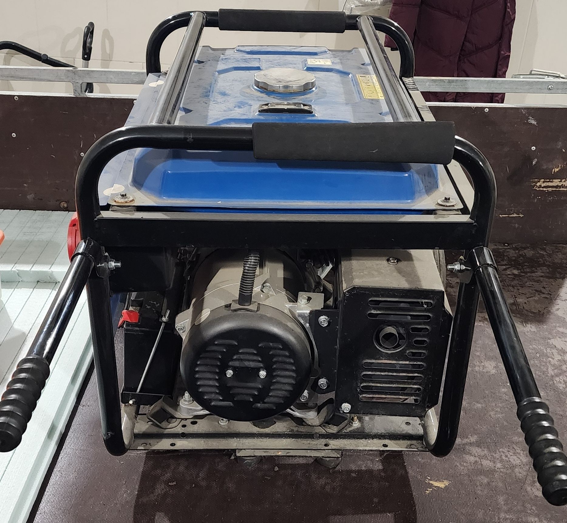 Продам генератор Scheppach SG7100