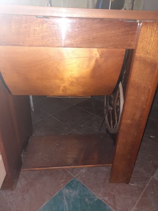 Швейная машина ПМЗ. Б/У.