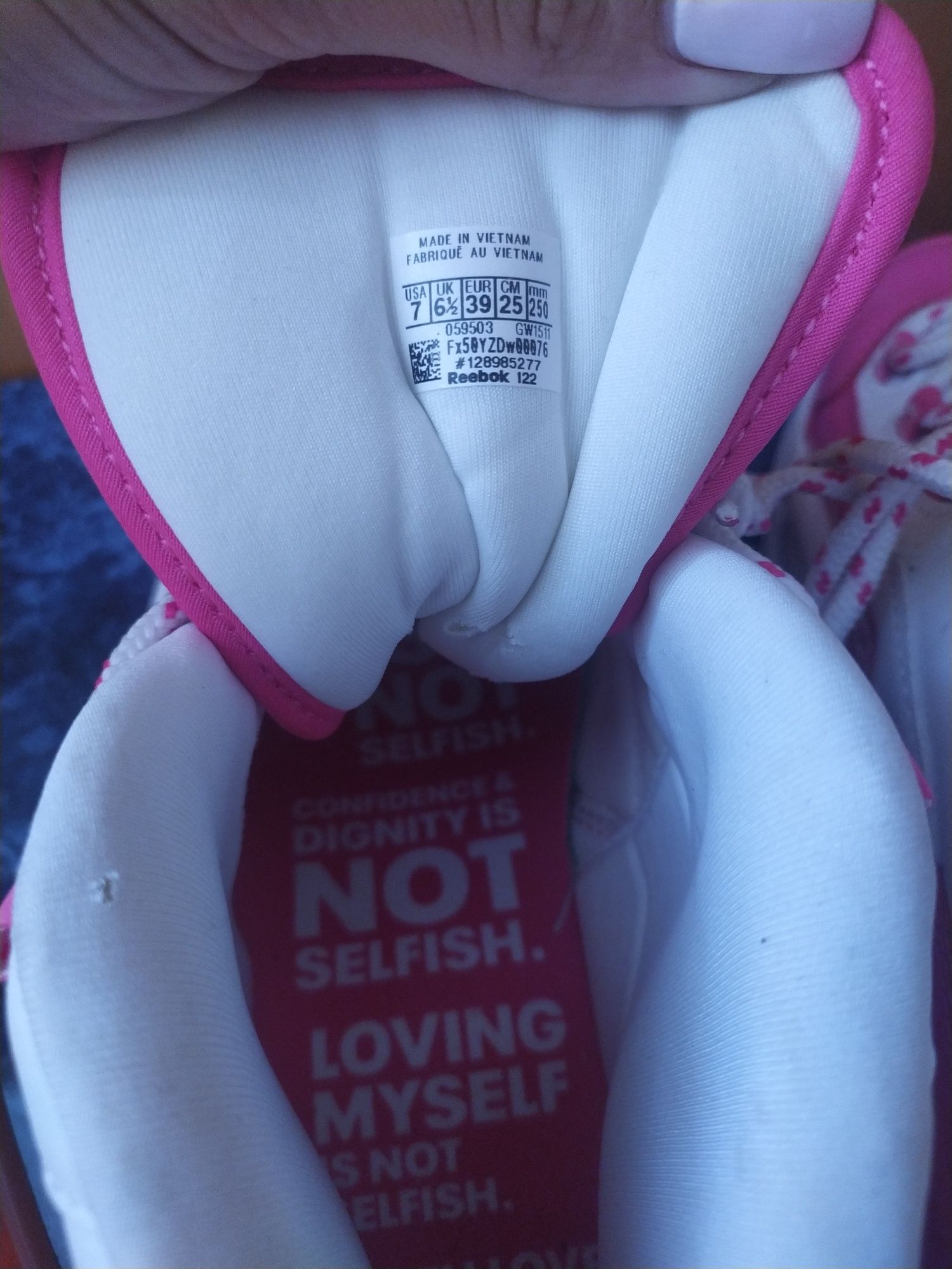Жіночі кросівки бренду Reebok