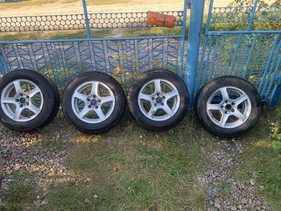 Титани з резиною R15
