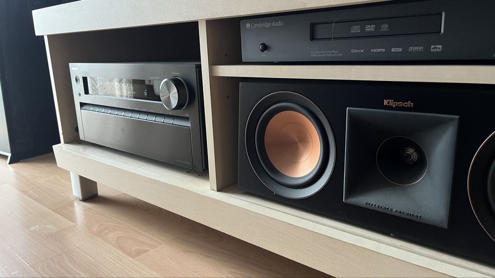 Legendarnie brzmiacy amplituner AV Onkyo TX-NR828. Stan idealny