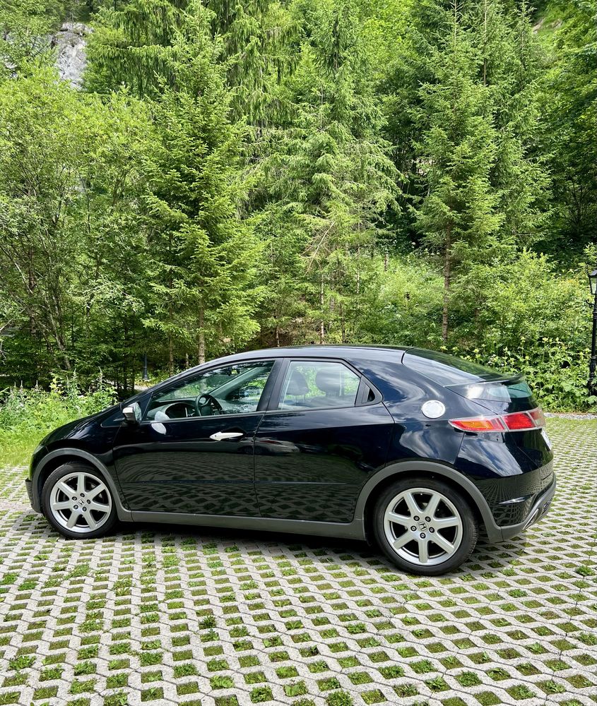Honda Civic Ufo 1.8 super stan,aso