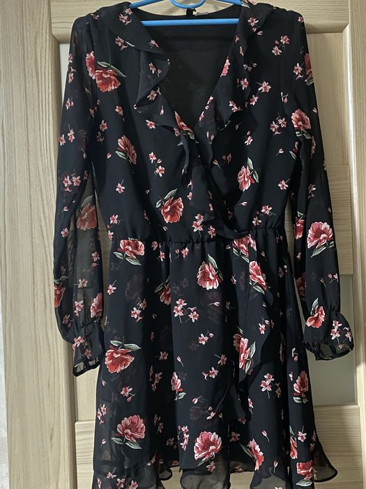 Платье черное  DIVIDED H&M