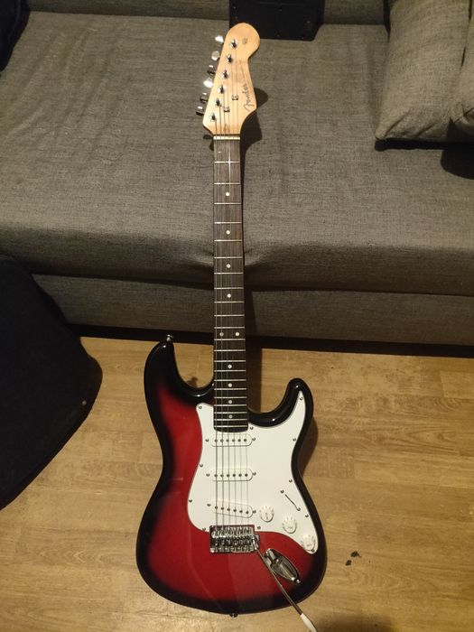 Stratocaster gitara elektryczna, kopia fendera + pokrowiec do renowacj