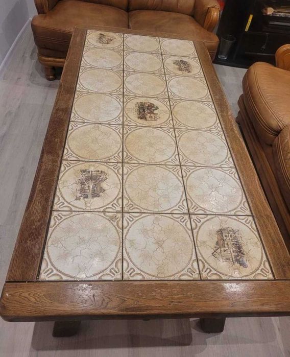 Ława dębowa z ozdobnymi kaflami