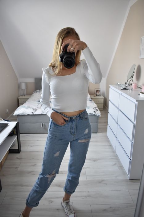 Biały prążkowany top długi rękaw