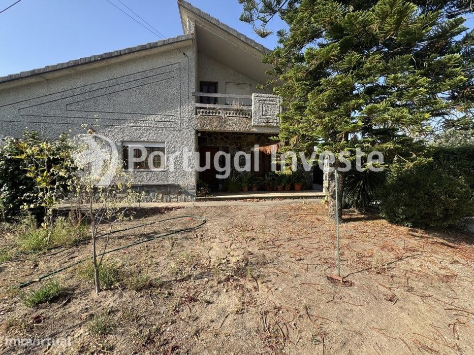 Moradia Térrea em Lote de 8000 m² - Torres Novas