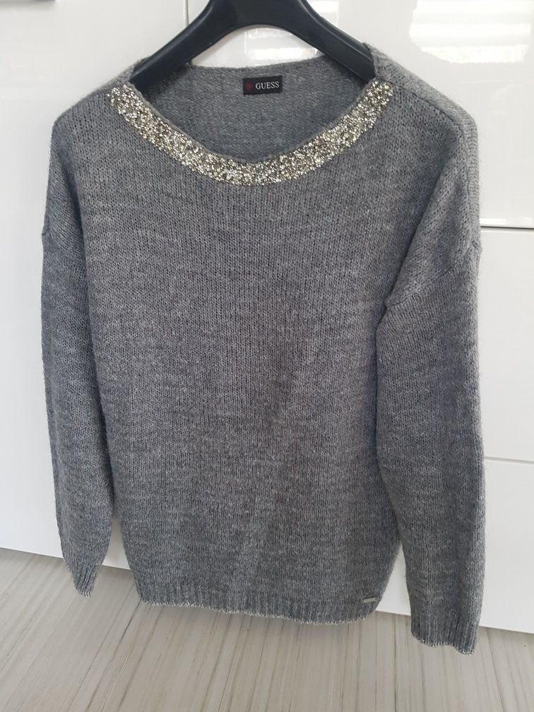 Ładny sweter damski Guess