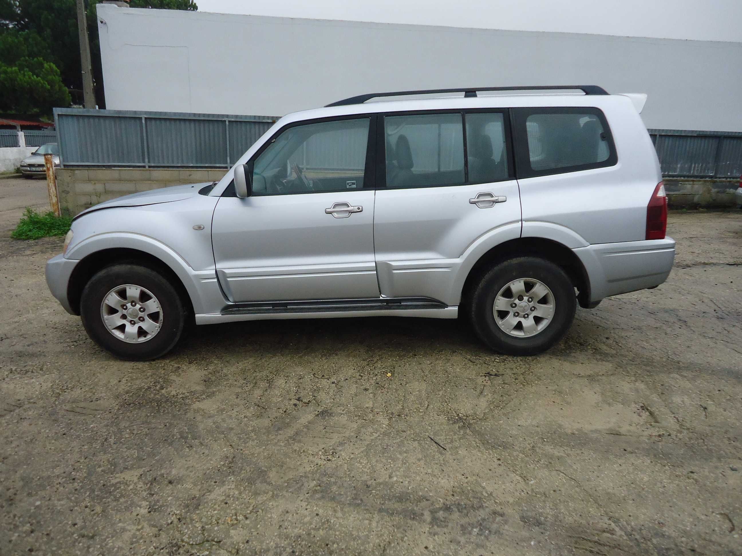 Mitsubishi Pajero 3.2 Did longo 7 lugares de 2004 só ás peças