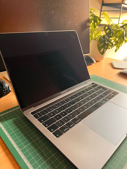 Macbook Pro 13” 2019 (touchbar)