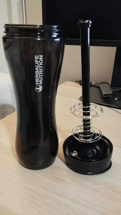 Shaker 500 ml czarny NOWY