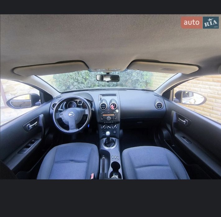 Продам  Черный паркетник  Nissan Qashqai !!!