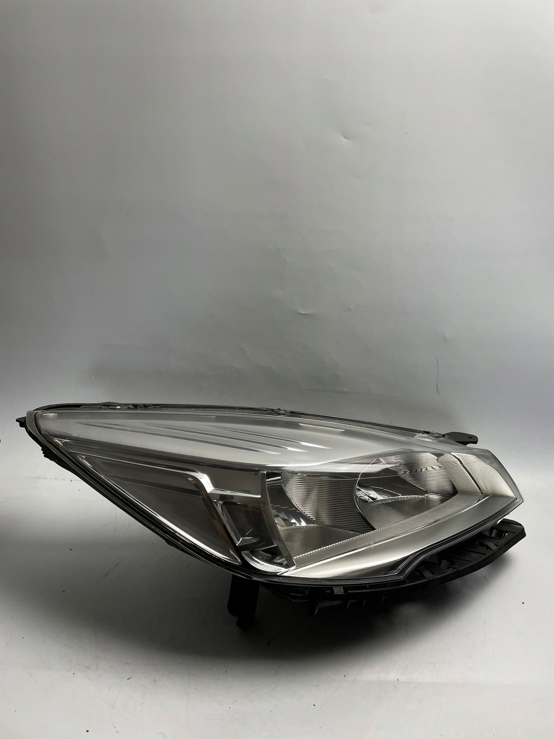Ford kuga  MK2 II 2 13- Lampa przednia prawa