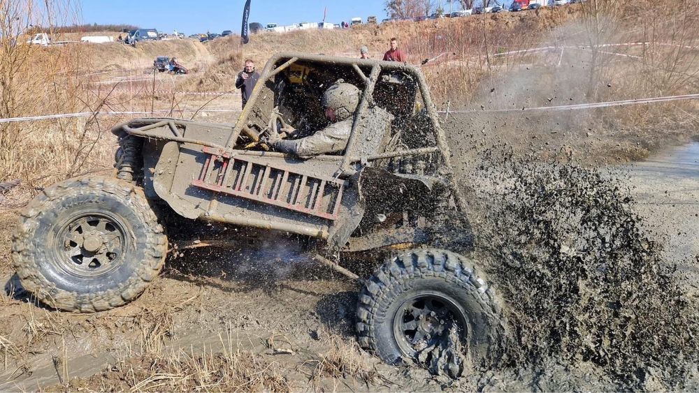 zmota BMW pajero Toyota. Rajdy 4x4