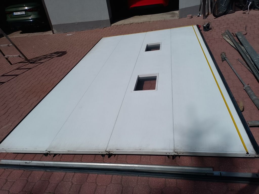 Brama garażowa segmentowa 400x242