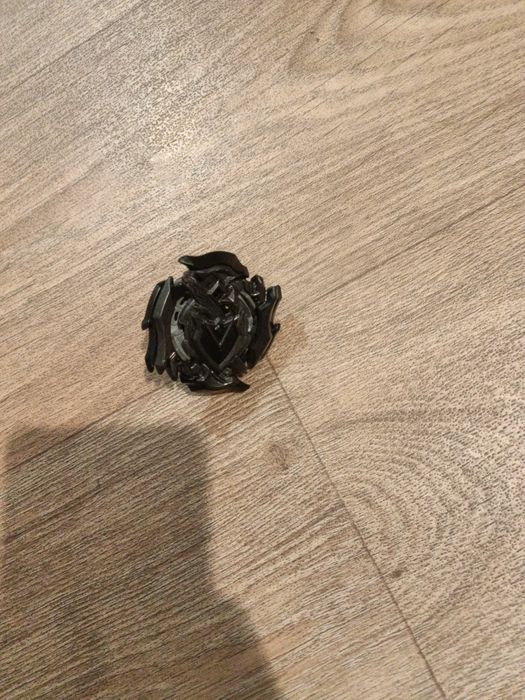 Бейблейд z axiles a4 black