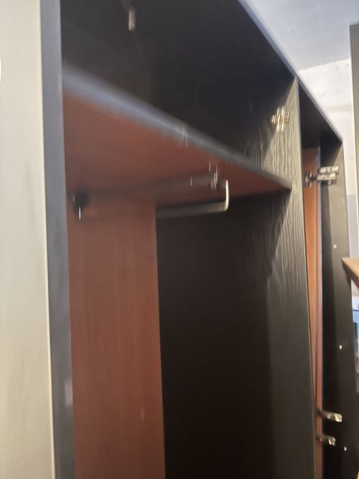 Стіл офісний в доброму стані