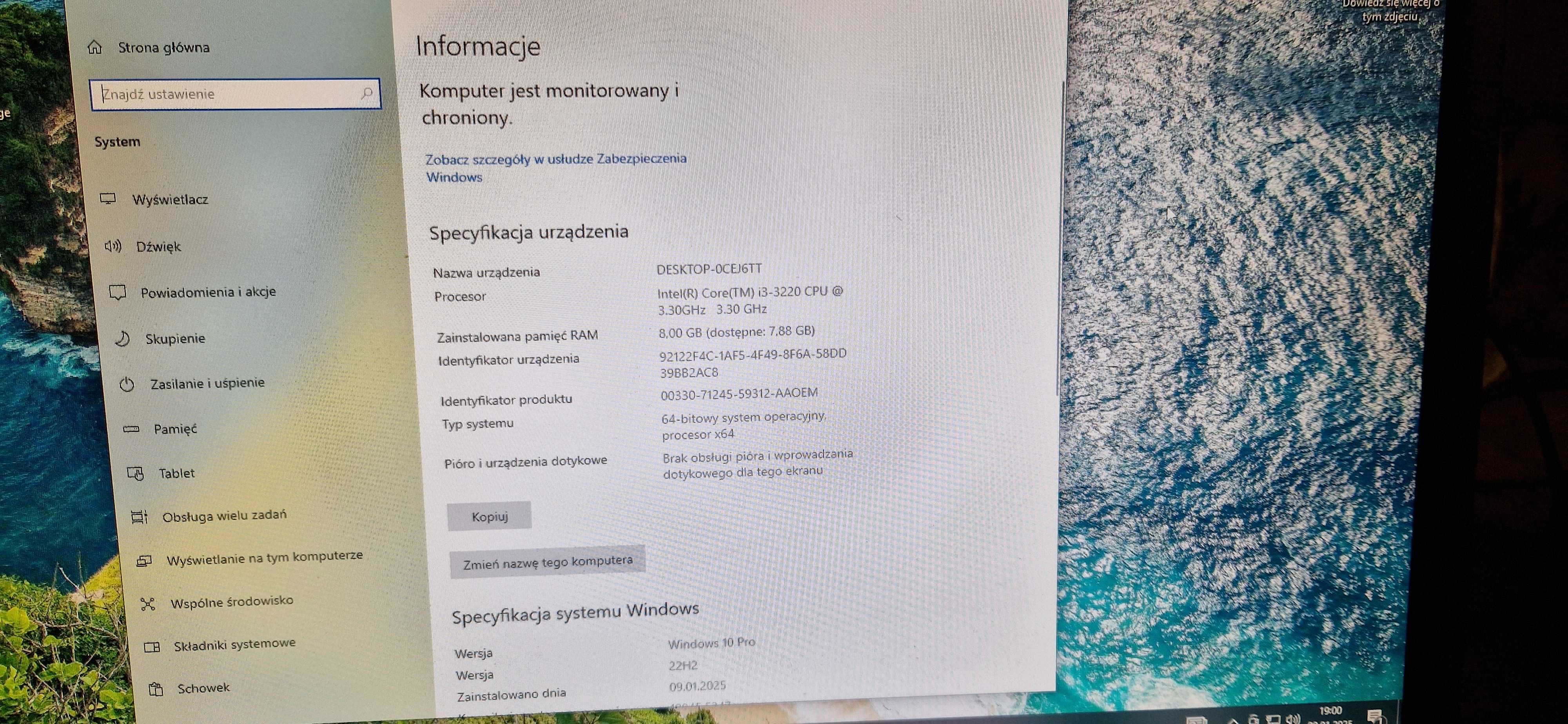 Zestaw komputerowy HP z monitorem Dell, klawiaturą i myszką Windows10